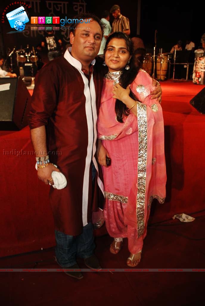Shaan, Moushmi Chaterjee,Rupa Ganguly at Durga pooja Event hd photo